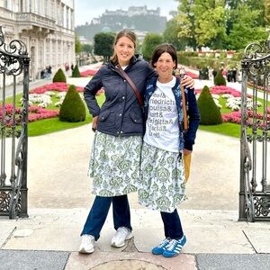 Sound of Music Curtain Pattern Shirt Size Small